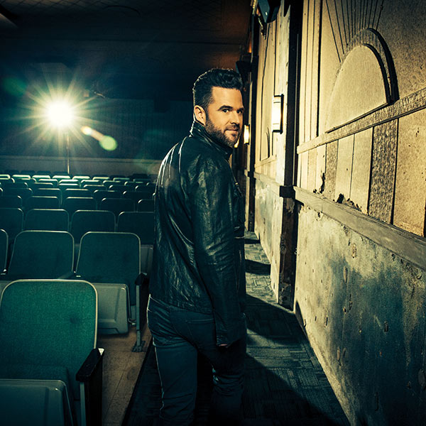 DAVID NAIL: FROM SMALL TOWN TO CENTER STAGE