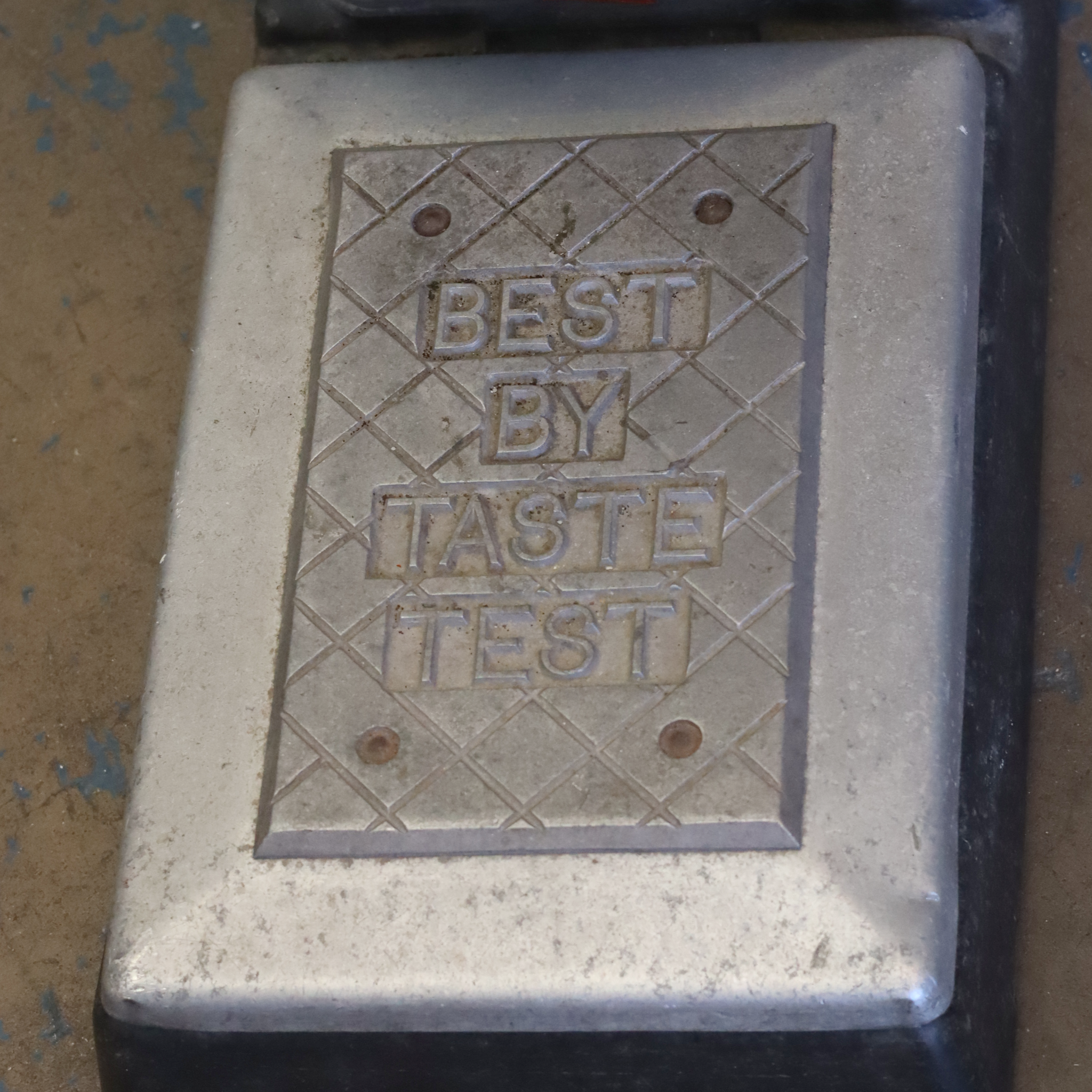 Royal Crown Scale